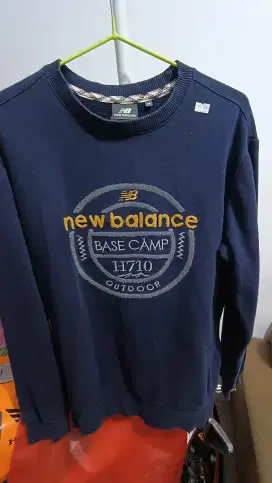 CrewNeck  new balance