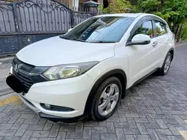 Honda HRV E CVT 2017 Pmk 2018 HR-V 1.5 E matic At Automatic putih