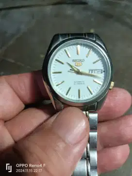 Jam tangan pria seiko