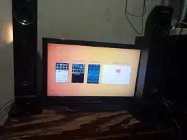 Tv LED 24 inchi hitam mulus