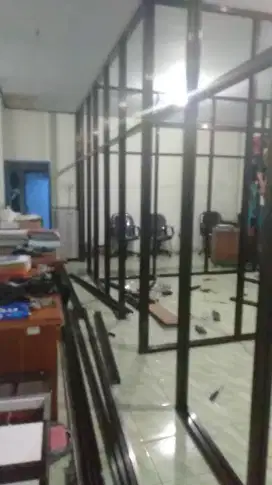 Kusen aluminum dan kaca
