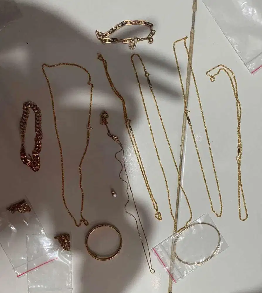 Menerima emas tampa surat