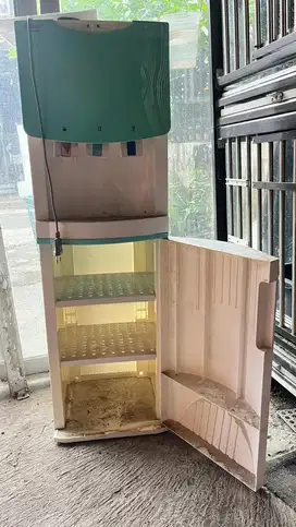 Dispenser cosmos 3 keran air