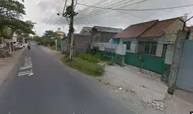 Jalan raya solo surabaya nusa indah dekat rosalia indah, rumah hitung