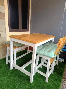 Kursi & meja makan minimalis