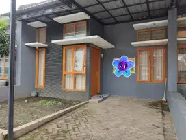 DIJUAL / DISEWAKAN RUMAH NYAMAN DAN ASRI