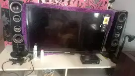 Dijual tv led bekas Politron 32 ins kondisi nyala belum pernah rusak .