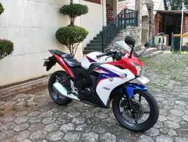 DIJUAL HONDA CBR 150 CBU TAHUN 2011