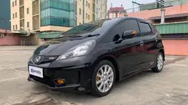 Pajak Panjang TDP 10Jt Honda Jazz 1.5 RS Bensin-MT 2013 Hitam /