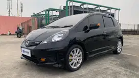 Pajak Panjang TDP 10Jt Honda Jazz 1.5 RS Bensin-MT 2013 Hitam /