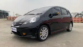 Pajak Panjang TDP 10Jt Honda Jazz 1.5 RS Bensin-MT 2013 Hitam /