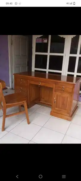 Meja kerja kayu jati