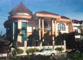 dijual rumah mewah private pool di hook meruya utara jakarta barat