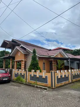 JUAL CEPAT RUMAH DEKAT JALAN RAYA,  2 Lantai - 3KT - 2KM