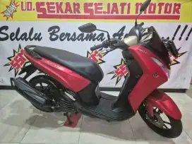 Yamaha Lexi std super red