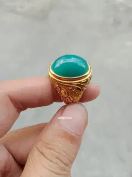 Cincin batu bacan hijau