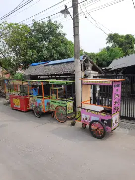 gerobak ayam goreng/ gorengan/ gado2/ nasi uduk/ es buah/ DLL