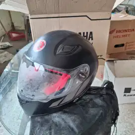 Helm motor baru