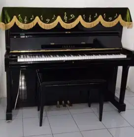 Piano Yamaha Tipe U1