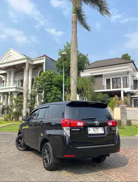 Dijual Innova 2.4 V Diesel Automatic 2018 Hitam