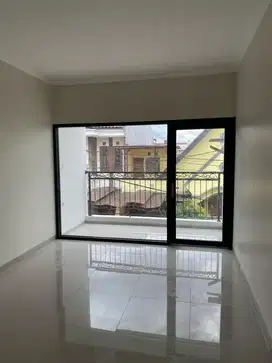 Rumah di Kopo Permai Bandung, Mewah 2 lantai Area Komplek