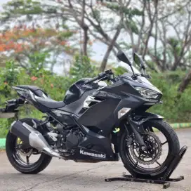 KAWASAKI NEW NINJA 250 HITAM 2018 KM 1000 PAJAK PANJANG