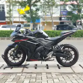 YAMAHA YZF R25 BLACK 2015 KM LOW PAJAK PANJANG LIKE NEW