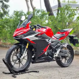 HONDA NEW CBR150R 2021 MERAH KM 5K LIKE NEW PAJAK HIDUP