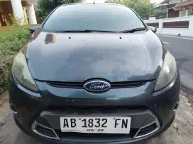 Ford Fiesta Sedan Matic Mewah