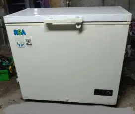 Freezer box ukuran 220liter