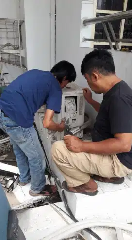 Servis kulkas dan AC panggilan