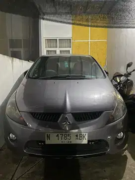 Mitsubishi Grandis 2005