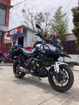 Dijual motor adventure Versys 650 cc full spek adventure