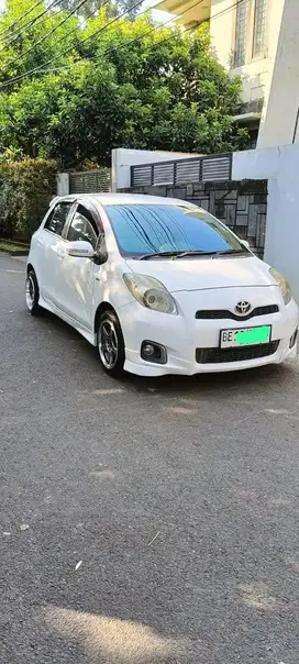 Toyota Yaris type E 2013