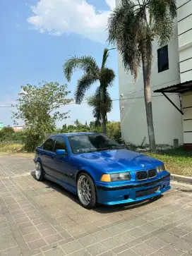 BMW E36 320i M50 MT 1995 
ESTORIL BLUE