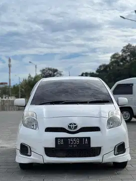 TOYOTA YARIS E 1.5 MATIC 2012