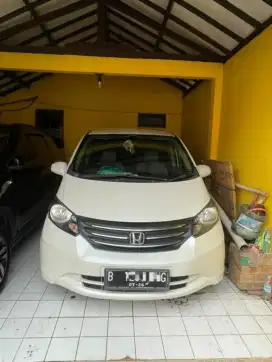 Honda Freed 2010 Bensin