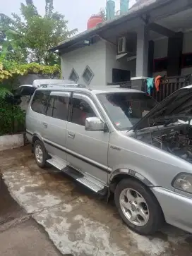 Kijang Kapsul LGX 2.0 Bensin