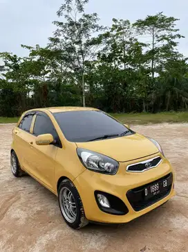 Dijual Mobil all new kia picanto 2011 se