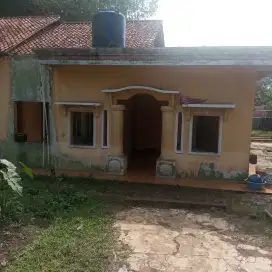 Dijual 2 rumah villa+ada kolam ikan dibelakangnya+akses mobil lt: 920m