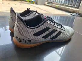 Sepatu Futsal Adidas Predator Size 42