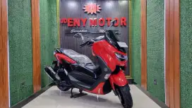 Yamaha Nmax thn 2023 warna Merah.