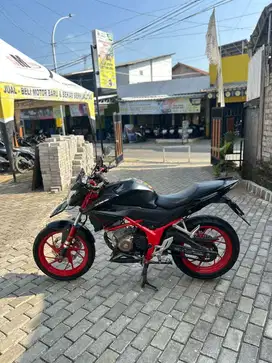 Honda CB 150 R Streetfire