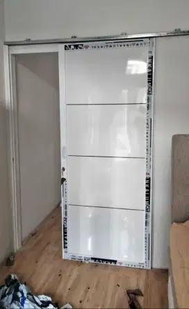 KUSEN PINTU & JENDELA ALUMUNIUM