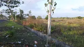 tanah nol jalan suramadu, sisi timur jalan