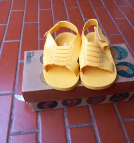 Sandal anak Mini Melissa