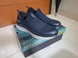 Sepatu Skechers Slip On Dlux Walker Memory Foam