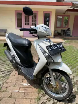 Suzuki Spin 2008