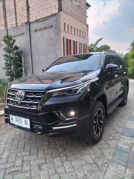 Toyota Fortuner 2.4 VRZ GR SPORT A/T 2021