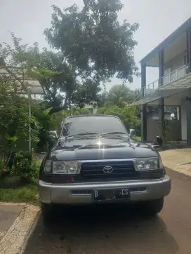 Landcruiser VX80 1997 4x4 MT Warna Hitam